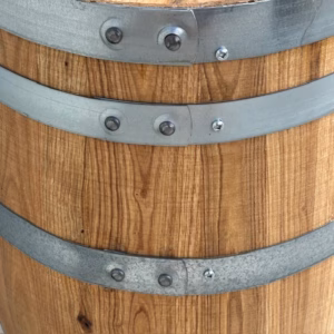 Kastanje houten portvat van 50 liter, geolied met lijnolie