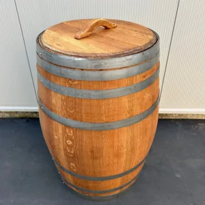 Eikenhouten wijnvat 225 liter met deksel, geolied met lijnolie