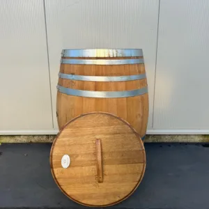 Eikenhouten wijnvat 300 liter met deksel, geolied met lijnolie