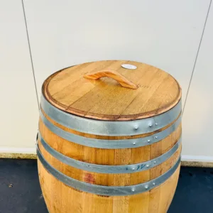 Eikenhouten wijnvat 300 liter met deksel, geolied met lijnolie