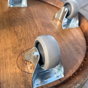 Wielset voor onder een wijnvat