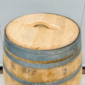 Dompelbad of ijsbad van eikenhouten wijnvat 300 liter met los deksel