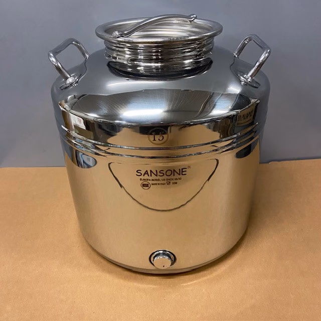 Olijfolievat RVS 15 liter met kraan merk Sansone