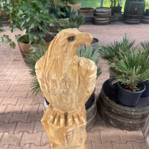 Houtsculptuur Arend op stam