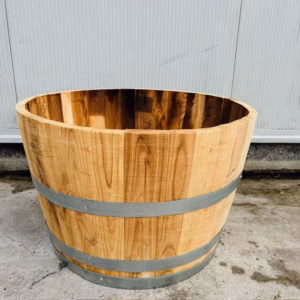 Half kastanjehouten portvat 112 liter, geolied met lijnolie