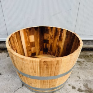 Half kastanjehouten portvat 112 liter, geolied met lijnolie
