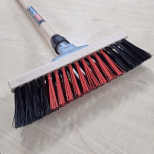 X bezem, buitenbezem 30 cm rood-zwart compleet met steel 160 cm