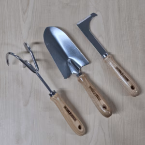 Tuingereedschapset bestaand uit Handkrabber , Voegenkrabber, Verplantschepje van verzinkt staal