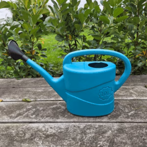 Gieter met broes van kunststof, kleur blauw