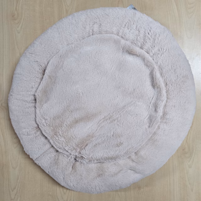 HUGS hondenmand ovaal Mocha bruin voor in een wijnvat